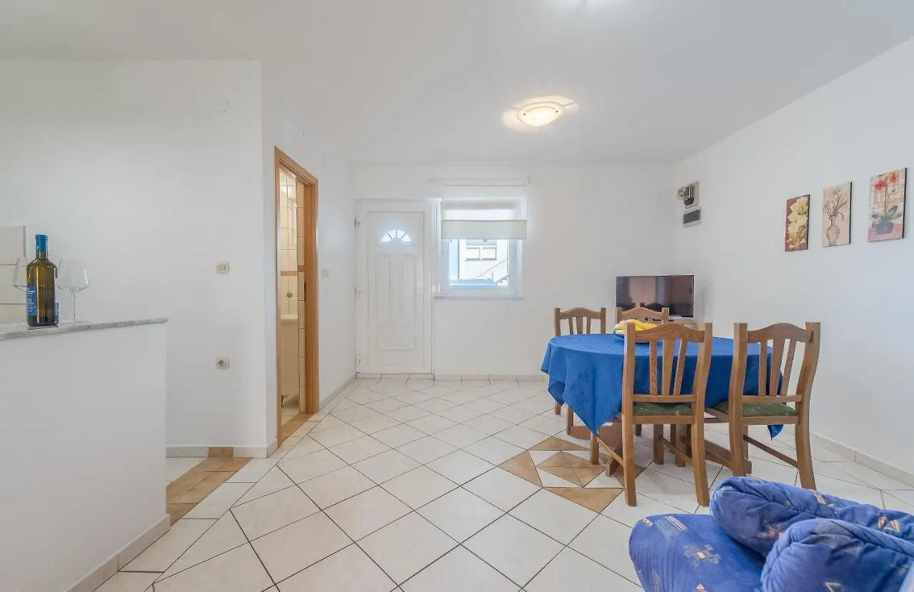 Lavanda Apartment Vir