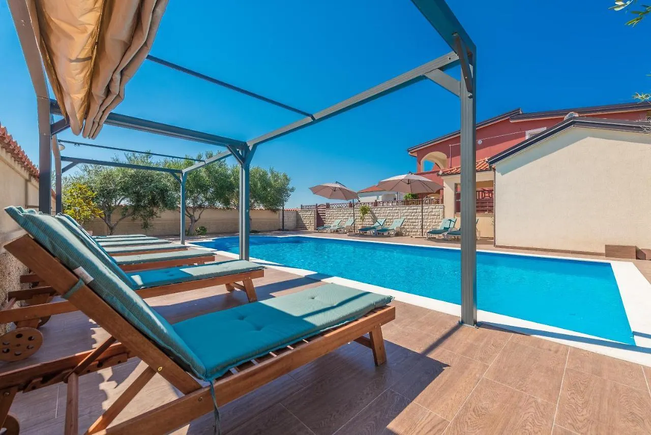 Lavanda Apartment Vir